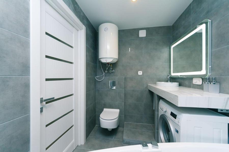 Hotrent Olympic Apartment Kyiv Exterior photo